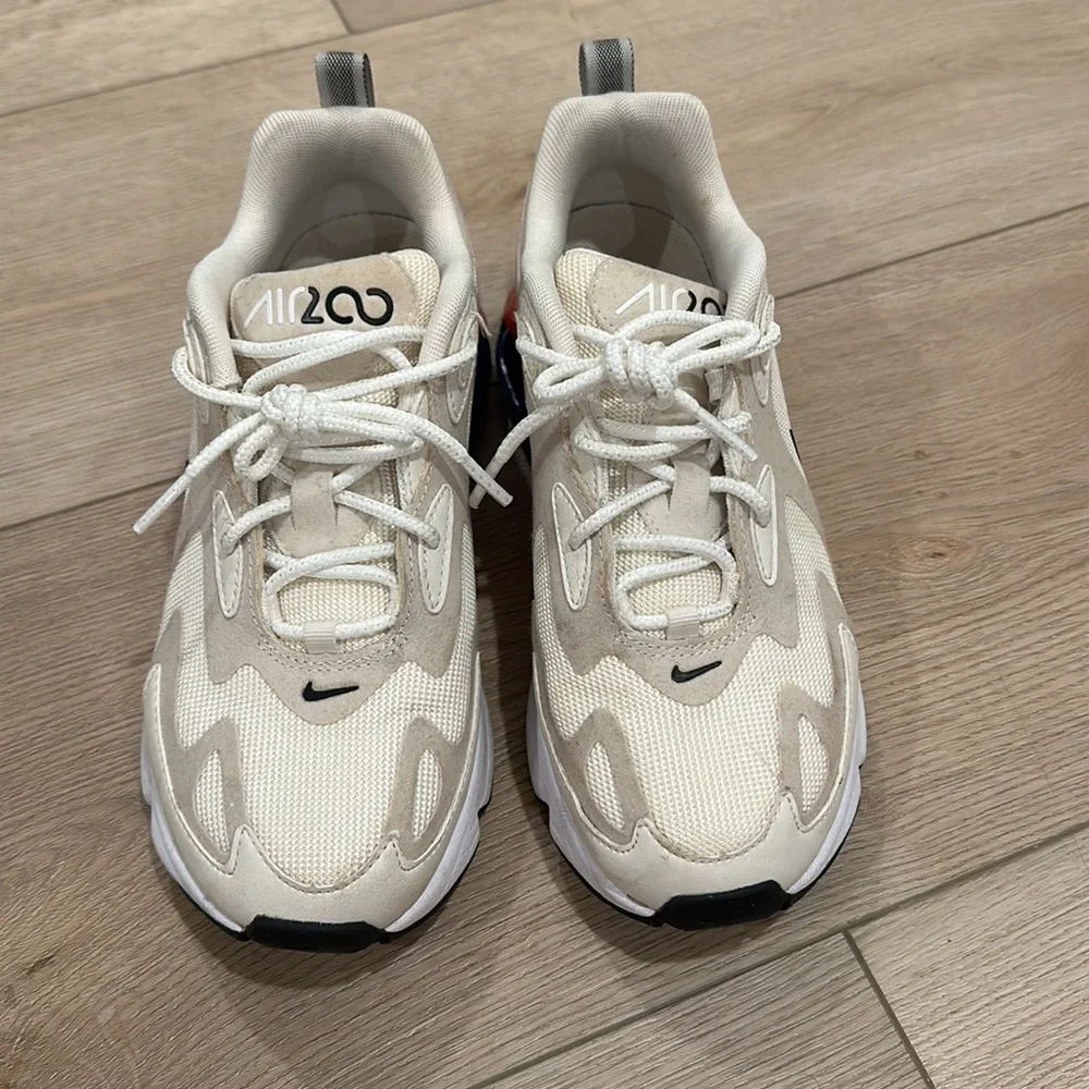 Nikes - Picture 2 of 5